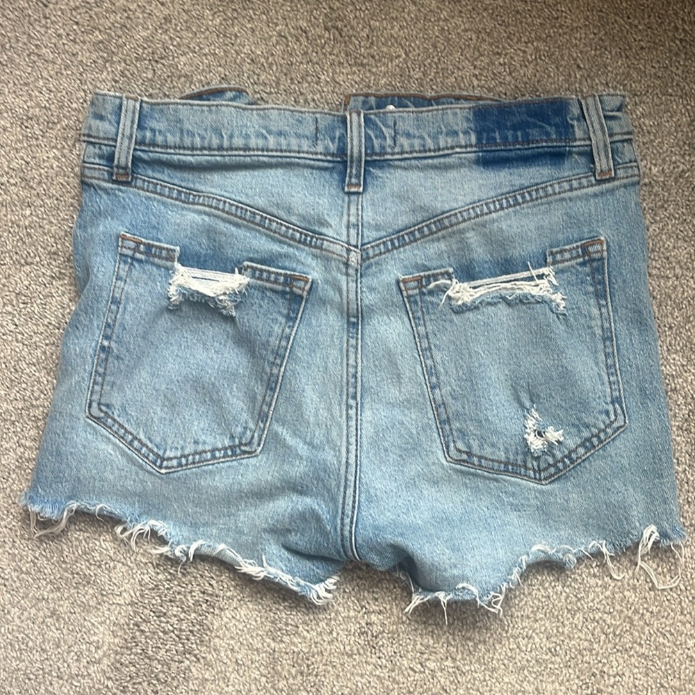 Distressed High Rise Mom Short - Picture 4 of 4